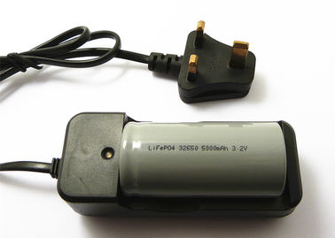 China Britse Intelligente Lifep04 Batterijlader, 26650 18650 32650 de Zwarte van de Batterijlader leverancier